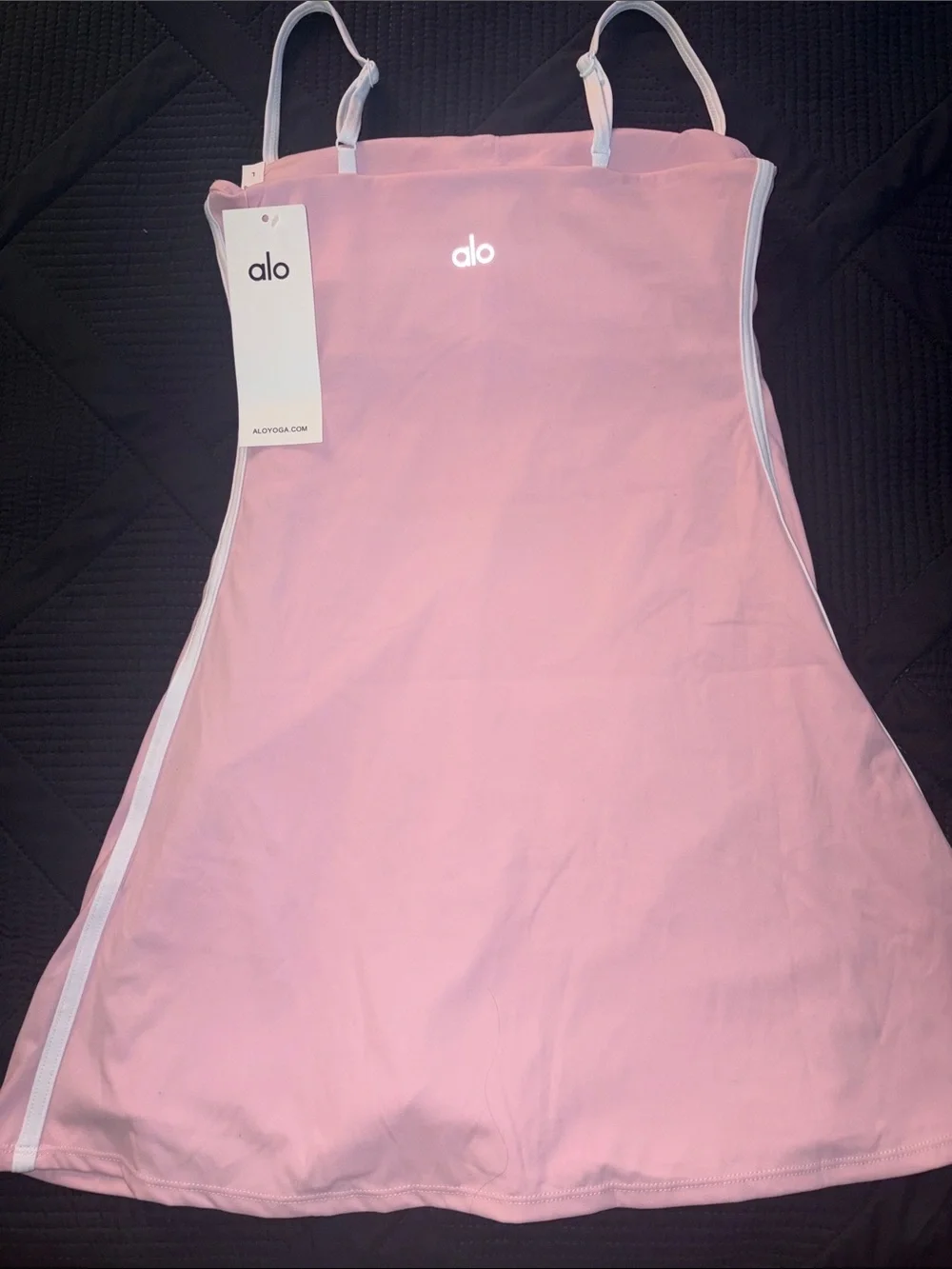 ALO Yoga soft pink